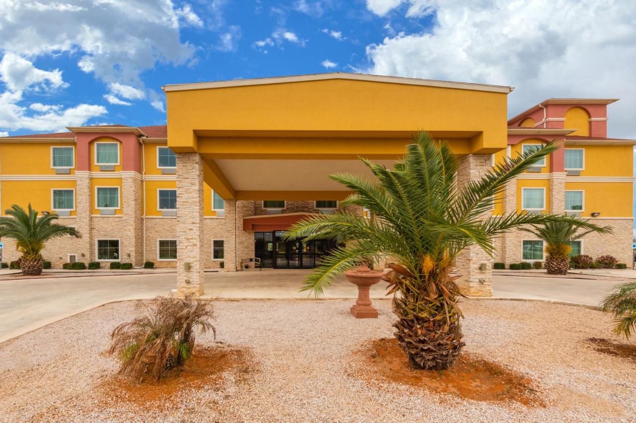 Residency Suites Cotulla Exterior photo